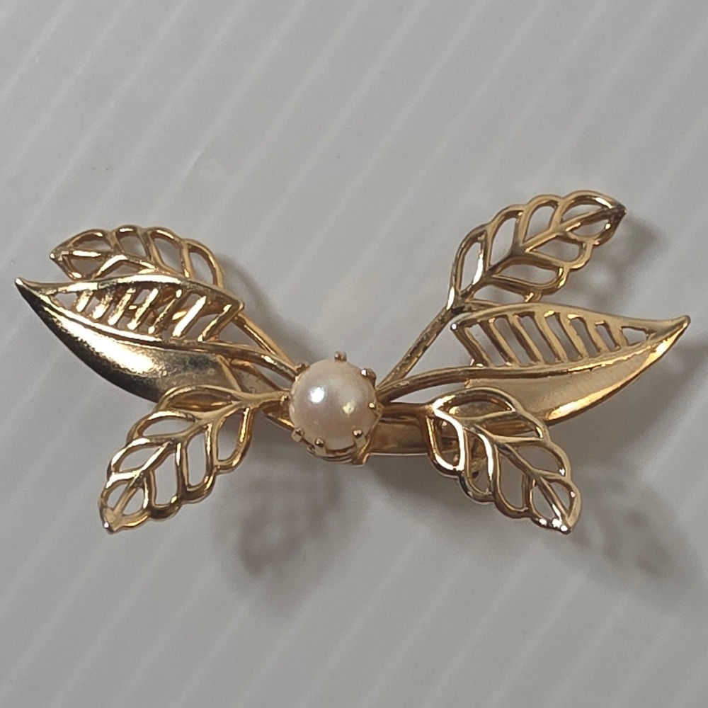 Unbranded Leaf Pearl Brooch 2in Gold Tone Excellent Vintage Jewelry